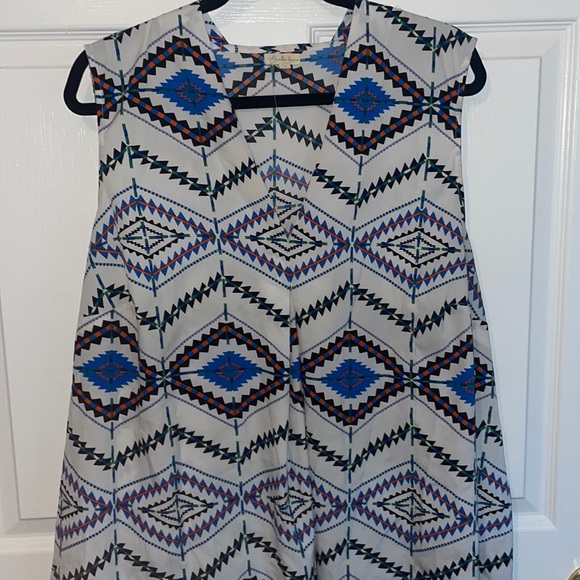 Sheer white blouse with southwestern pattern. - Picture 1 of 5